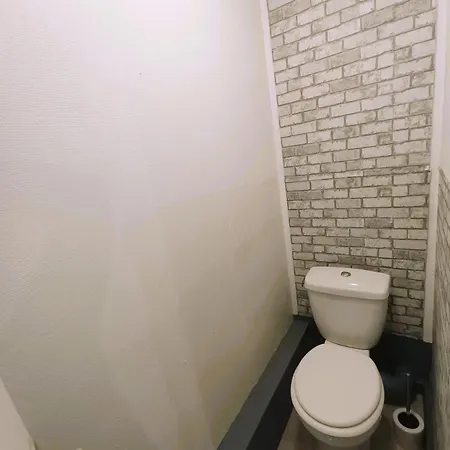 L'echappee Belle Face Aux Falaises *